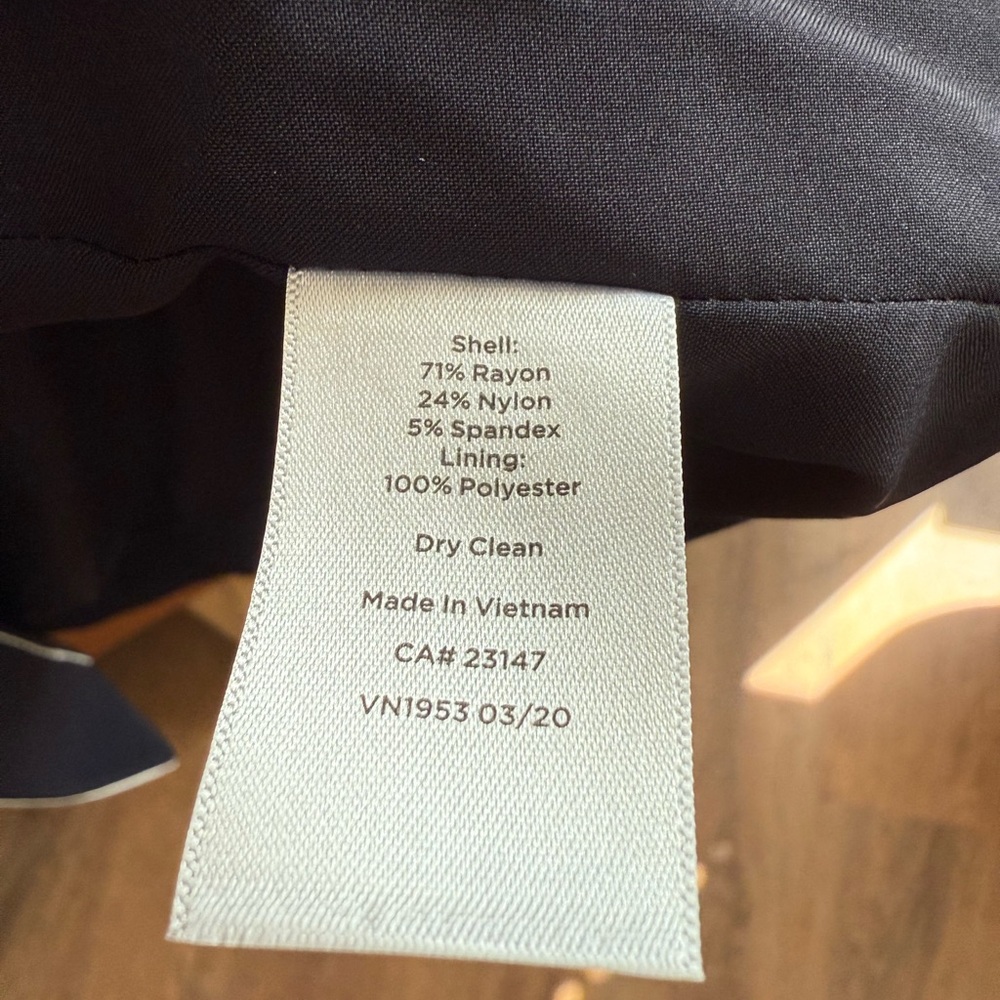 NWT: Talbots Women's Classic Navy Blazer with White Trim, 18W - Picture 7 of 8